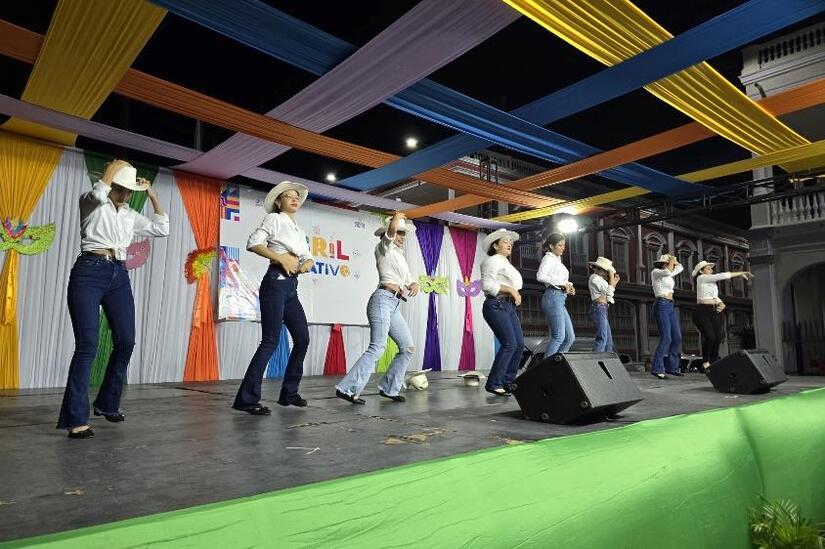 Dia-Mundial-del-Arte-25