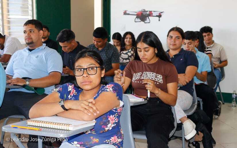Centro-Universitario-Padre-Camilo-Torres-Restrepo-14