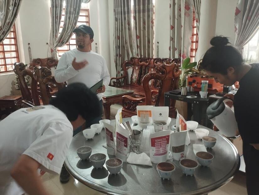 Intercambio-cafetalero-en-Vietnam-5