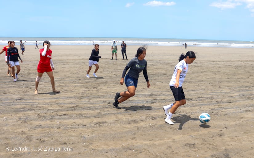 Voleibol-de-playa-Pochomil-16