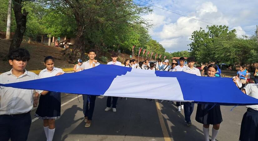 DESFILES-PATRIO-CARAZO-(12)