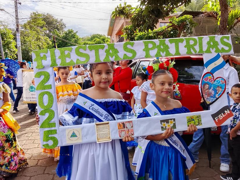 DESFILES-PATRIO-CARAZO-(2)