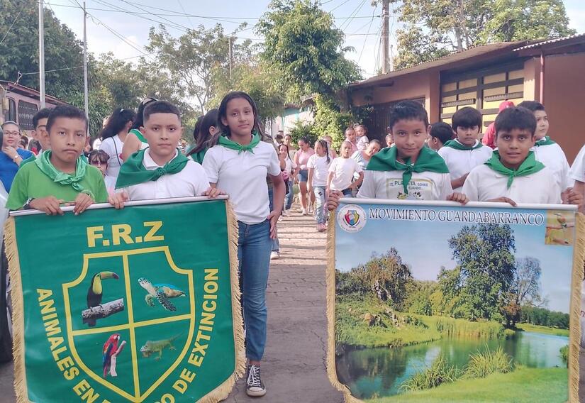 DESFILES-PATRIO-CARAZO-(9)