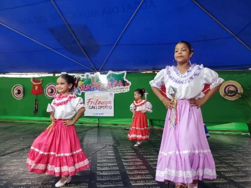 Fritanga-y-gallo-pinto-10