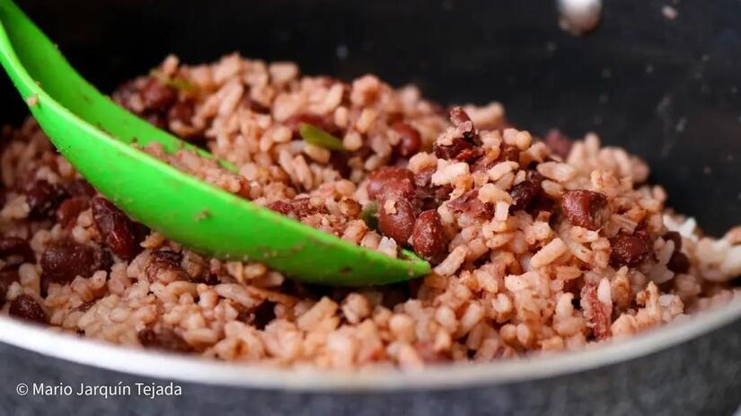 Fritanga-y-gallo-pinto-6