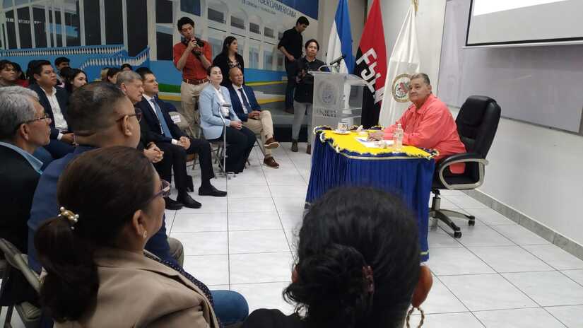 Conferencia-Moises-Absalon-Pastora-6