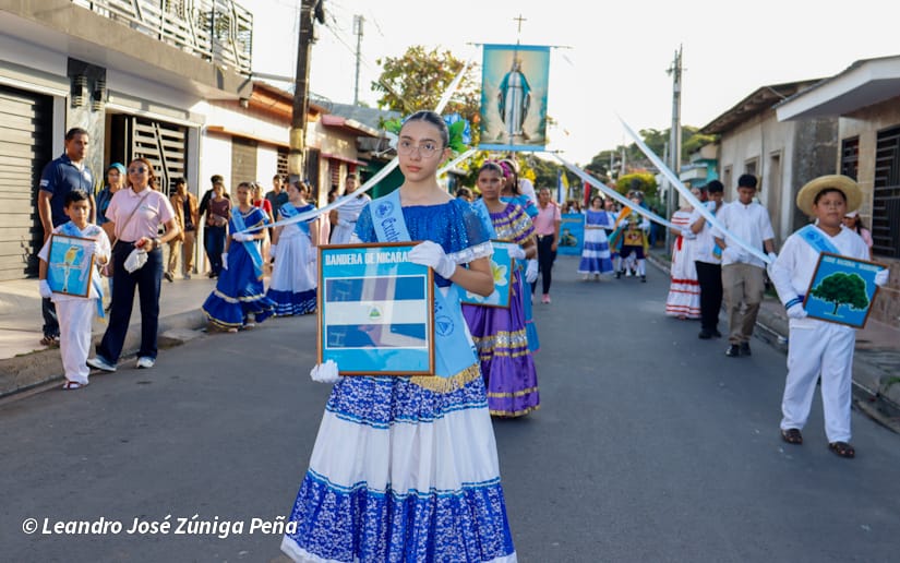DESFILE-CARAZO--(111)
