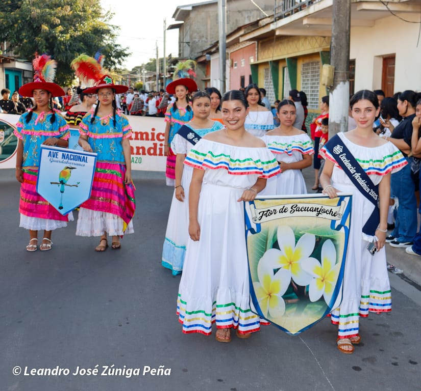 DESFILE-CARAZO--(130)