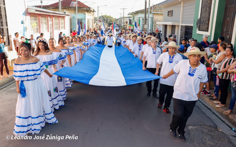 DESFILE-CARAZO--(141)