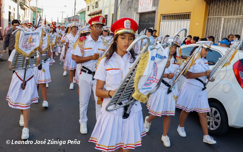 DESFILE-CARAZO--(158)