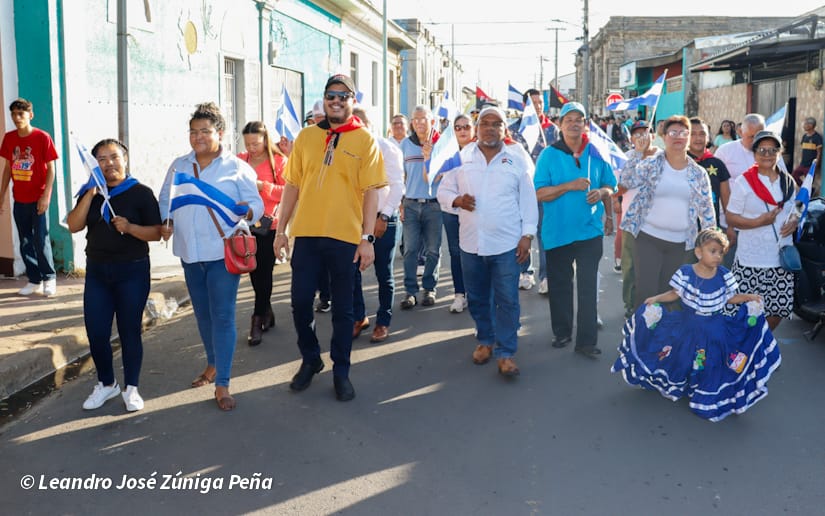 DESFILE-CARAZO--(180)