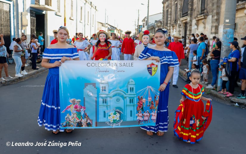 DESFILE-CARAZO--(181)