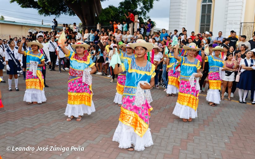 DESFILE-CARAZO--(85)