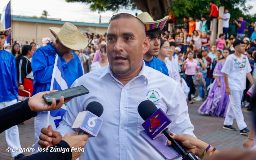 DESFILE-CARAZO--(86)