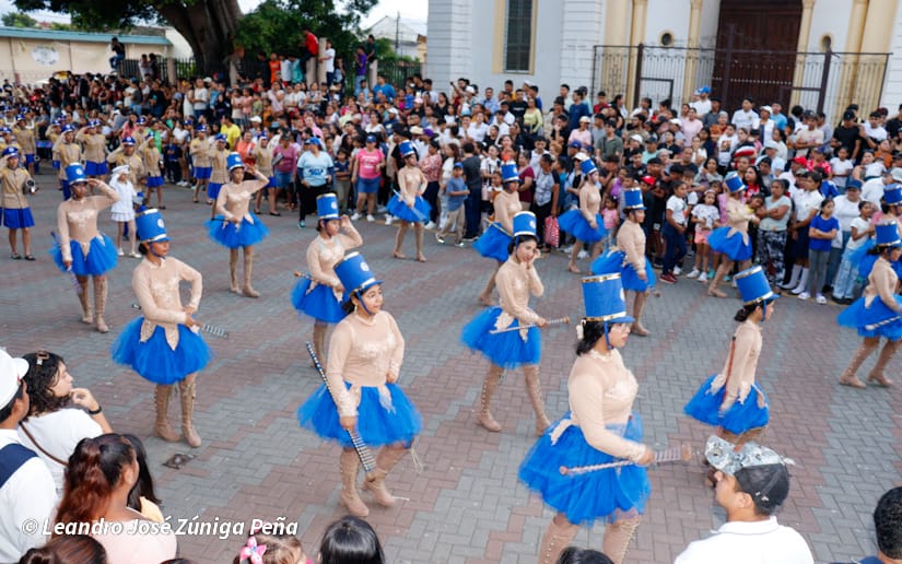 DESFILE-CARAZO--(88)