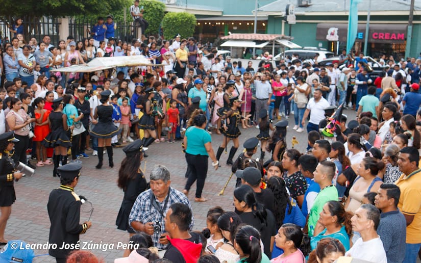 DESFILE-CARAZO--(90)