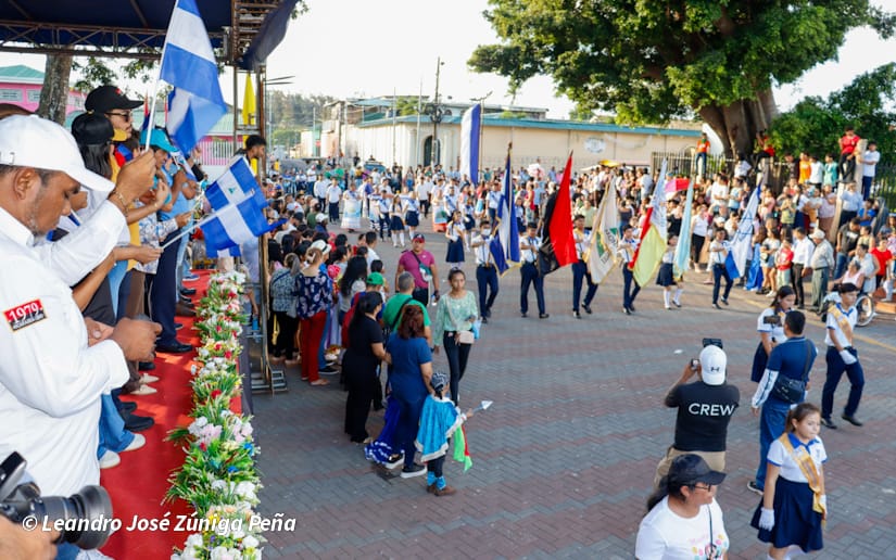 DESFILE-CARAZO--(93)