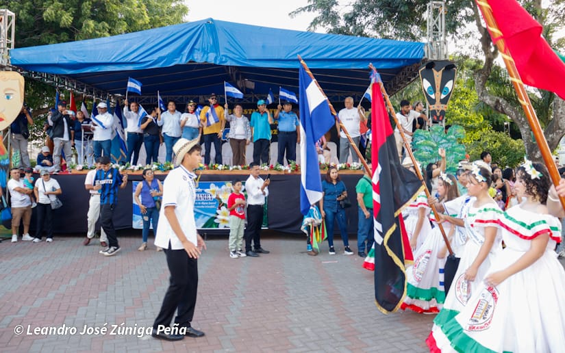 DESFILE-CARAZO--(97)