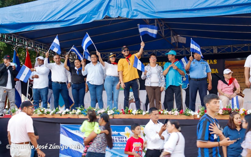 DESFILE-CARAZO--(98)