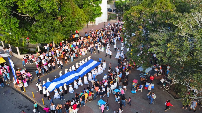 DESFILE-EN-CARAZO--(3)