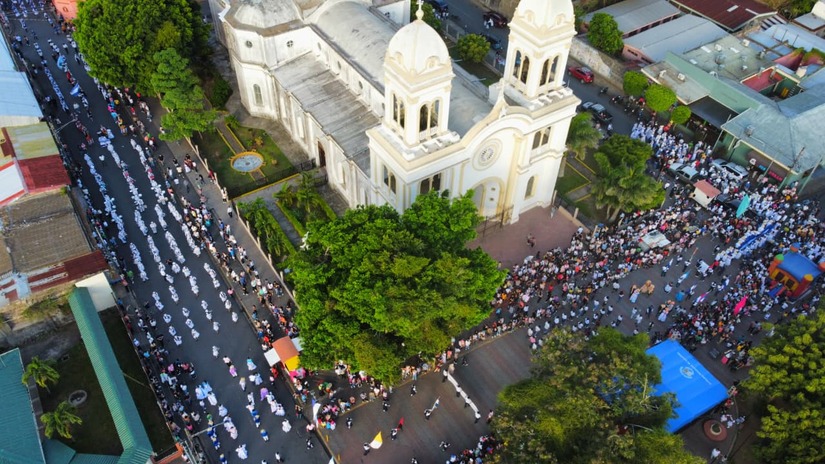DESFILE-EN-CARAZO--(4)