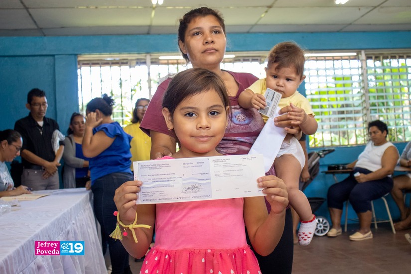 Bono--Presidencial-Escolar10