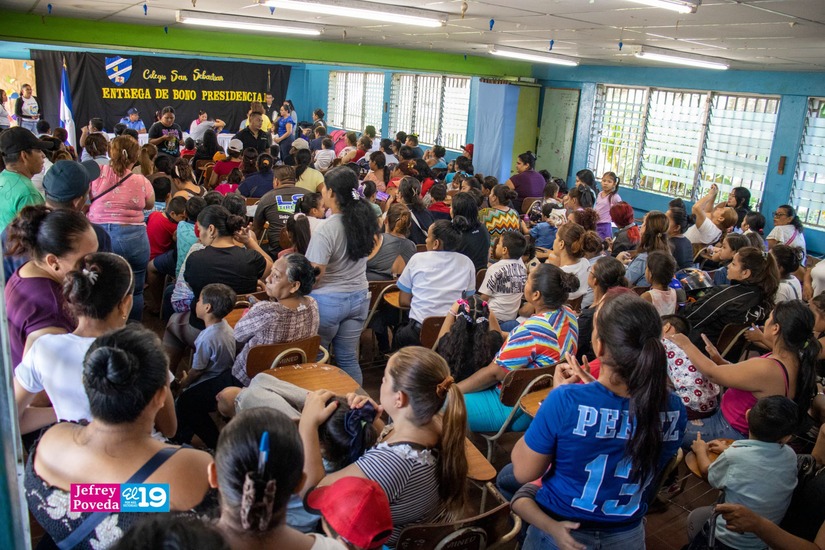 Bono--Presidencial-Escolar11