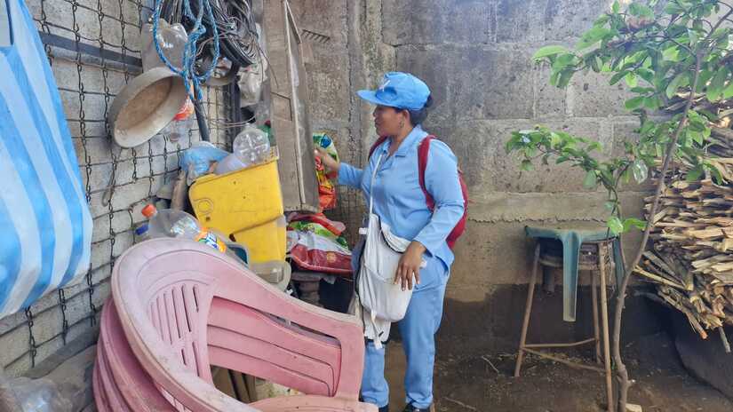 FUMIGACION-BARRIO-WALTER-FERRETI5