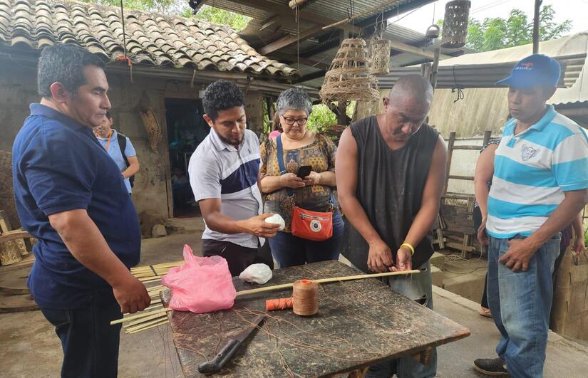 Encuentro-Regional-de-Artesanos-y-Emprendedores-de-Bambu-1