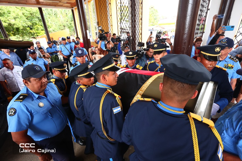 Honras-Funebres-Cmdo-Gral-Yuri-Valle-Olivares-(32)