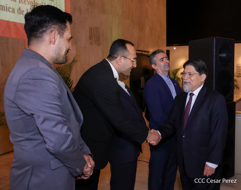 Revolucion-Islamica-(1)