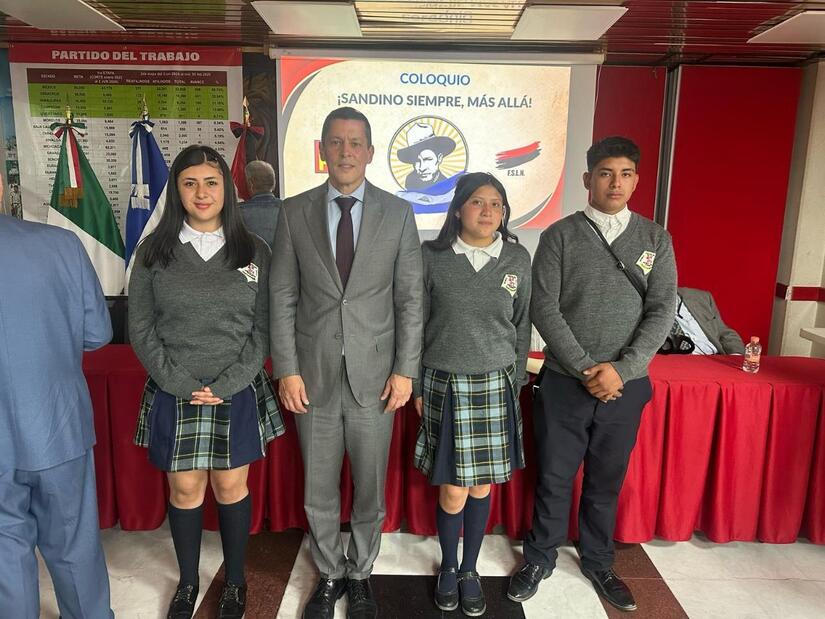 Conmemoran-a-Sandino-en-Mexico-16