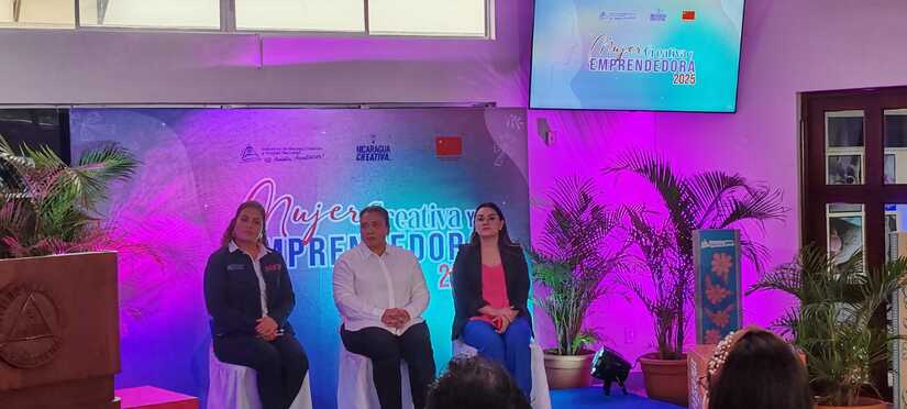 Concurso-Mujer-Creativa-y-Emprendedora-2025-1