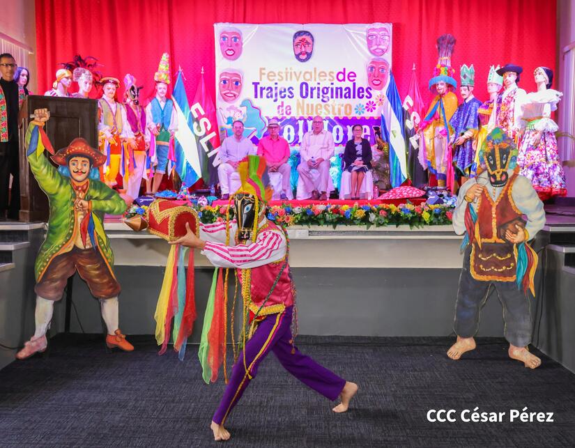 Festivales-de-Trajes-Originales-de-Nuestro-Folklore-14