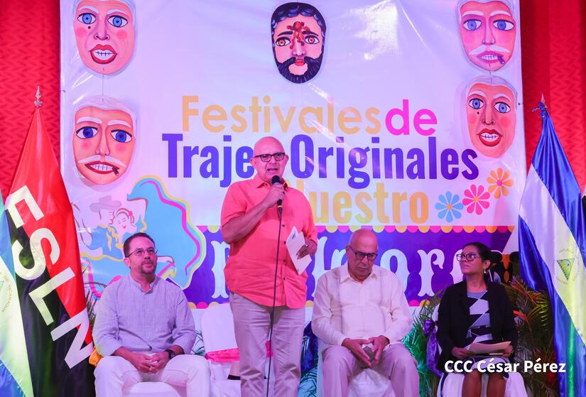 Festivales-de-Trajes-Originales-de-Nuestro-Folklore-18