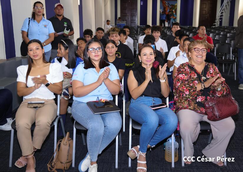Festivales-de-Trajes-Originales-de-Nuestro-Folklore-20