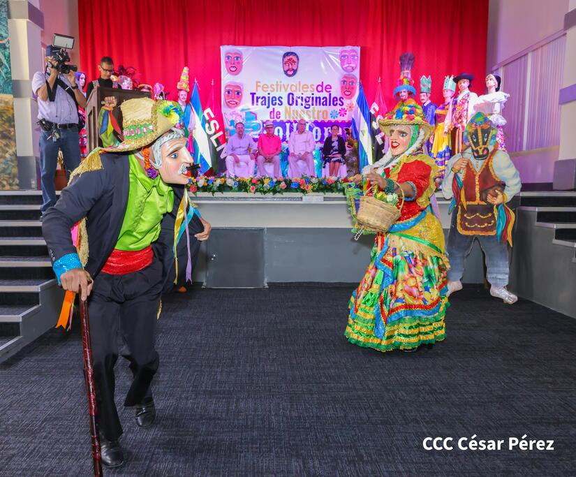 Festivales-de-Trajes-Originales-de-Nuestro-Folklore-22