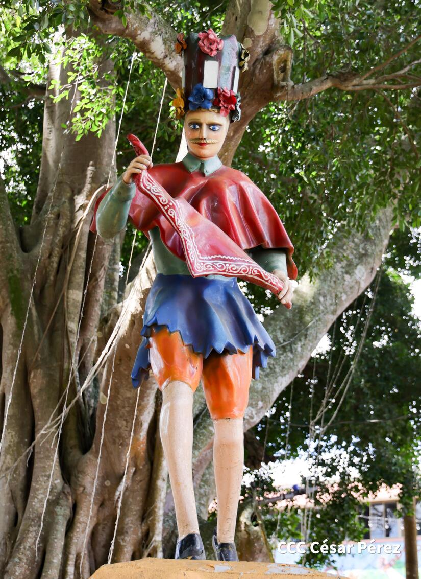 Festivales-de-Trajes-Originales-de-Nuestro-Folklore-7