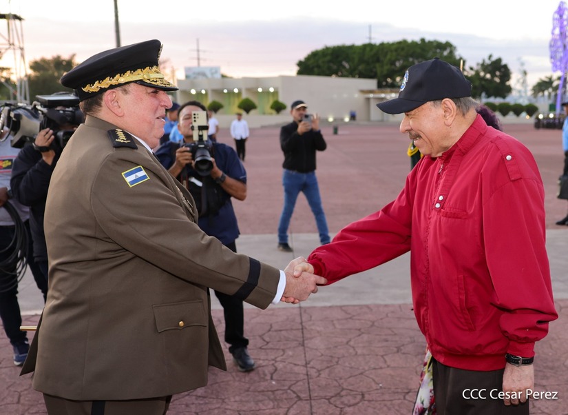 Juramentacion-al-Jefe-del-Ejercito-20