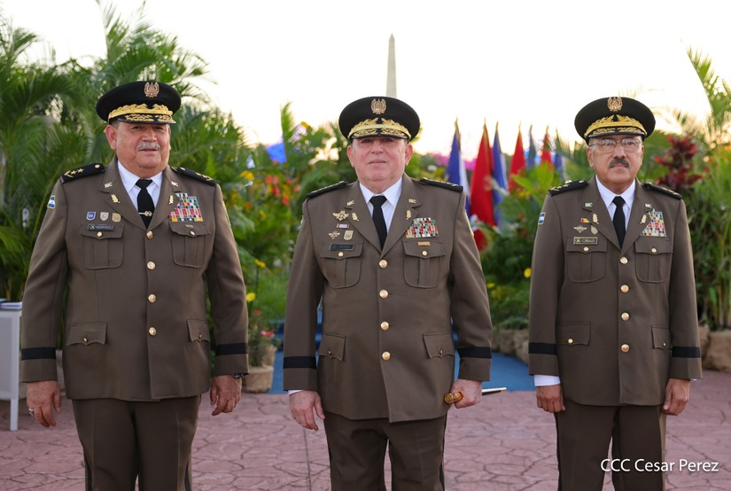 Juramentacion-al-Jefe-del-Ejercito-18