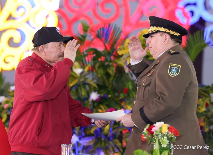 Juramentacion-al-Jefe-del-Ejercito-27