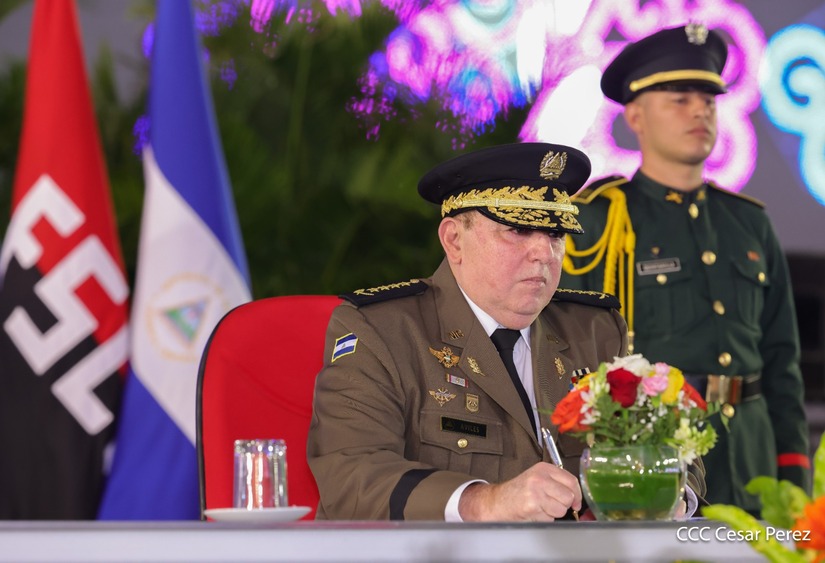 Juramentacion-al-Jefe-del-Ejercito-41