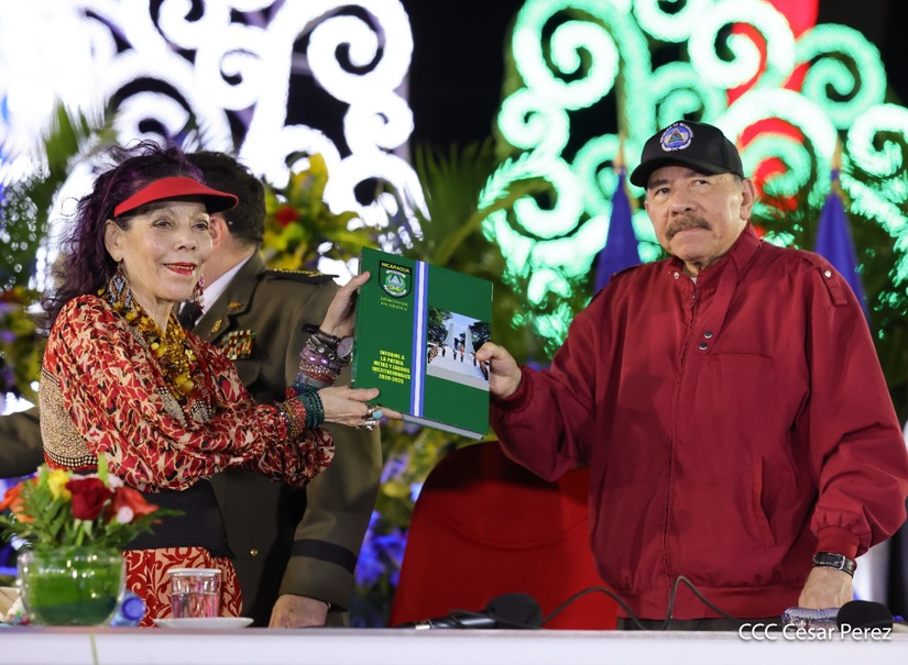 Juramentan-al-Jefe-del-Ejercito-11