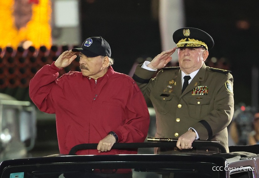 Juramentan-al-Jefe-del-Ejercito-2