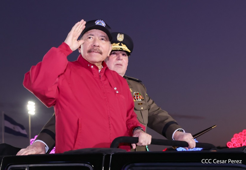 Juramentan-al-Jefe-del-Ejercito-38