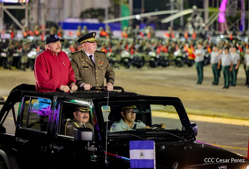 Juramentan-al-Jefe-del-Ejercito-43