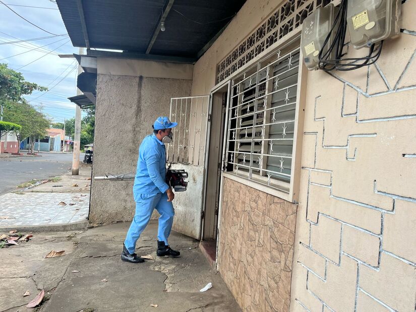 Fumigacion-barrio-Cuba-4