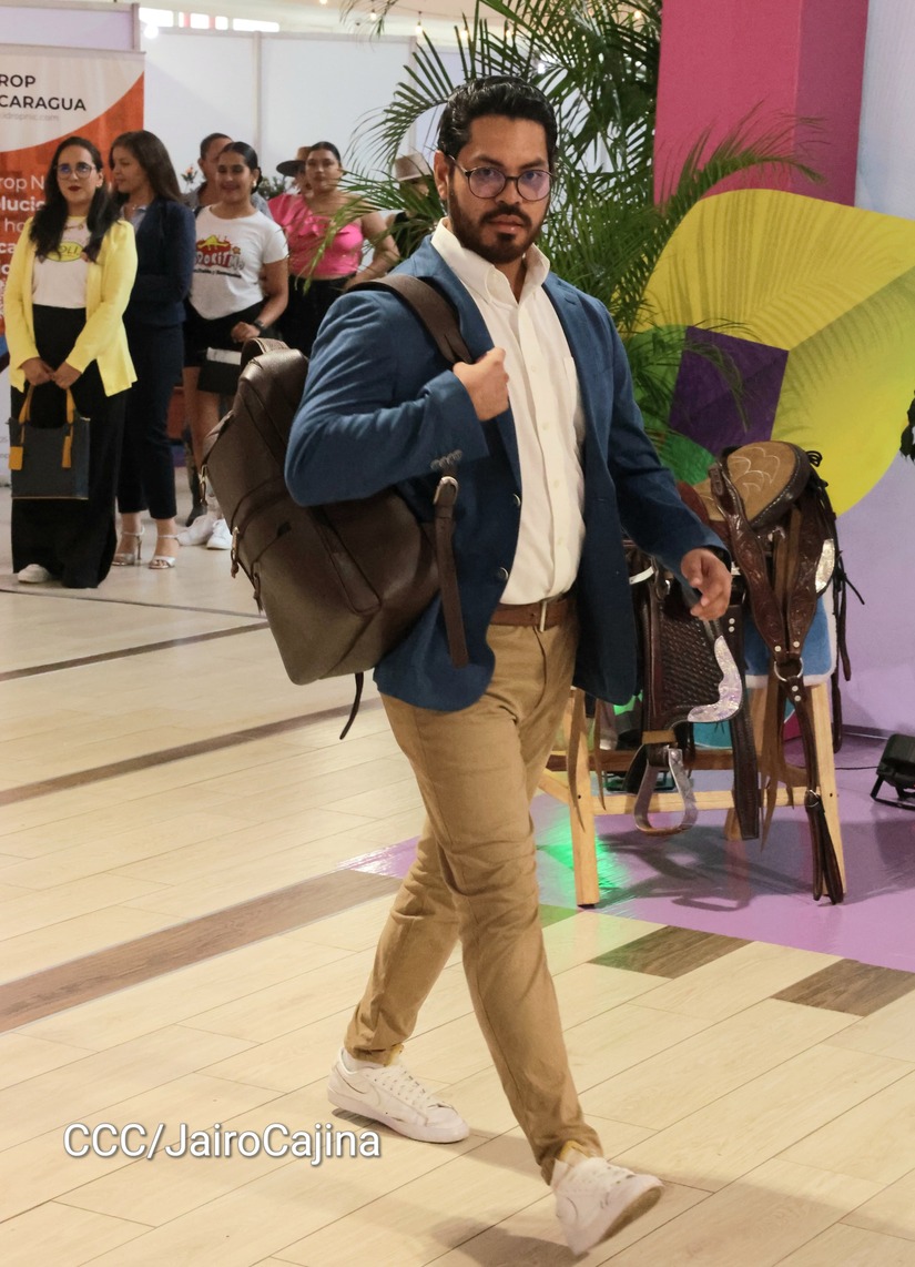 PASARELA-EXPOPYME--(4)