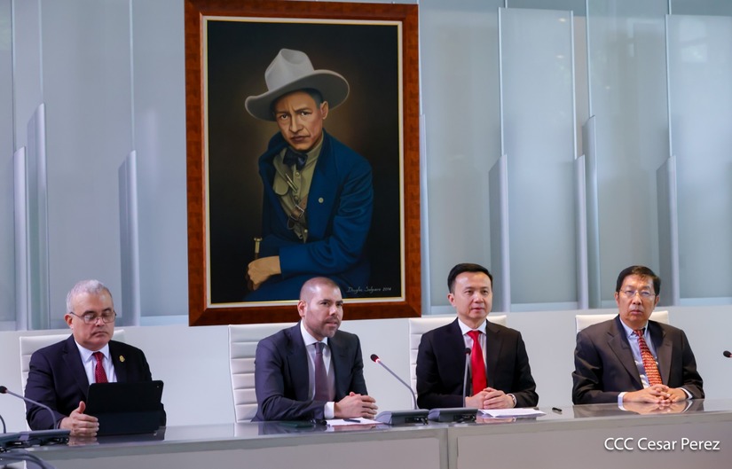 Reunion-con-el-companero-Zhang-Run-13