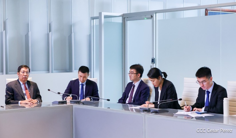 Reunion-con-el-companero-Zhang-Run-15